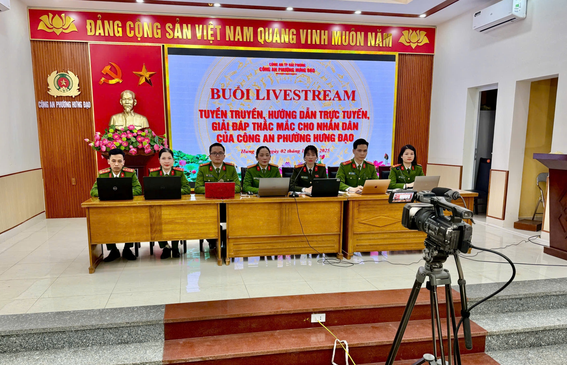 Công an phường Hưng Đạo tiên phong livestream giải đáp thủ tục hành chính, đưa pháp luật đến gần hơn với Nhân dân